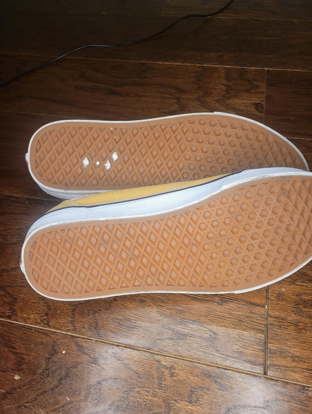 Men's Yellow Canvas Low-Top Sneakers with White Accents - Picture 4 of 4